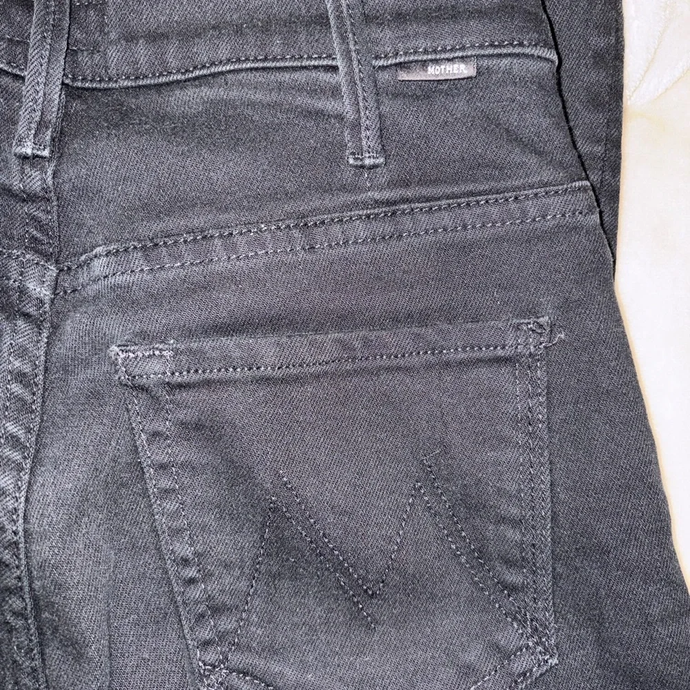 EUC MOTHER Hustler Roller Heel Jeans in Black 25/0 - Picture 4 of 7